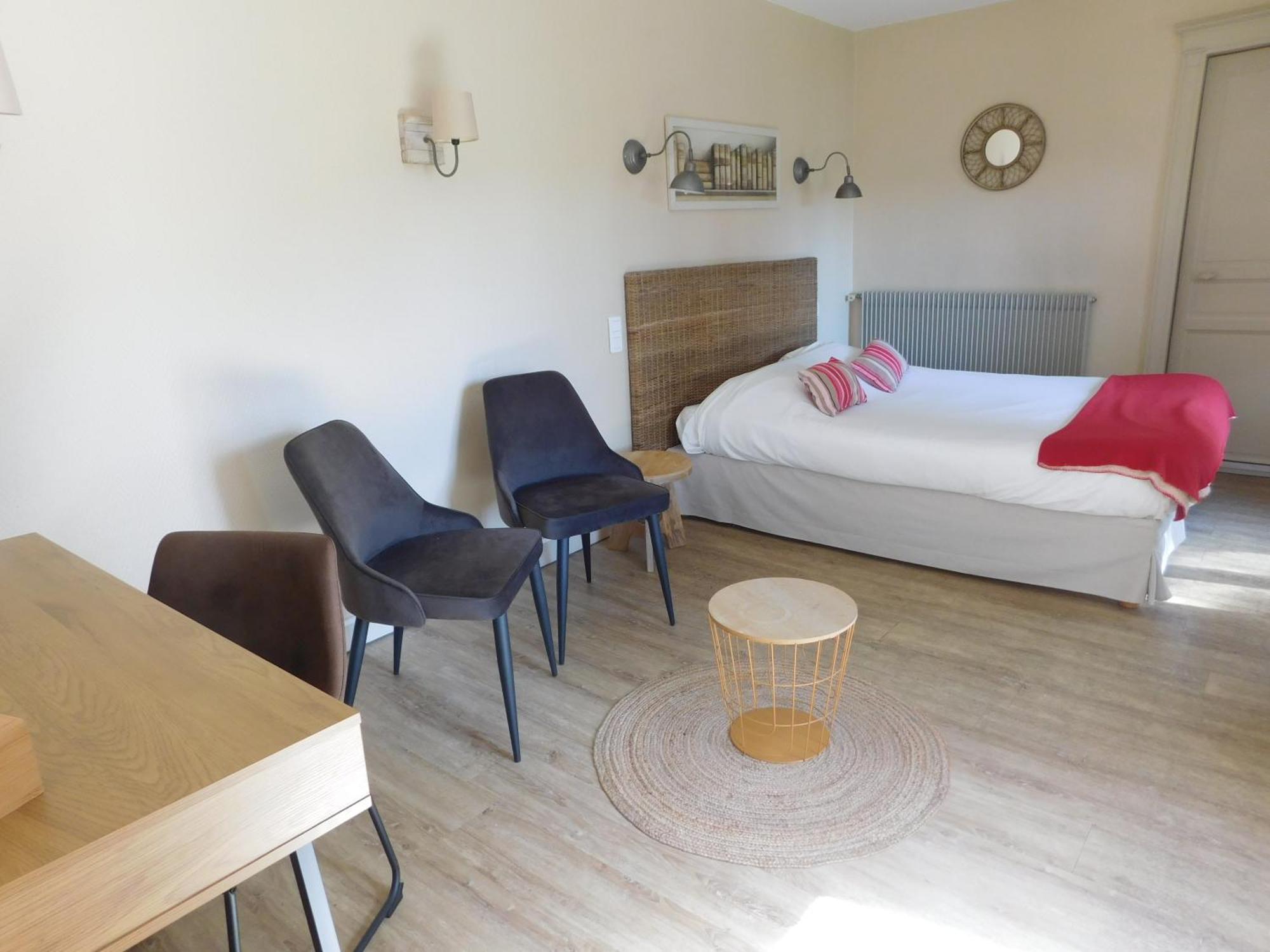 Logis Hotel Le Prince Noir Sérignac-sur-Garonne Eksteriør bilde