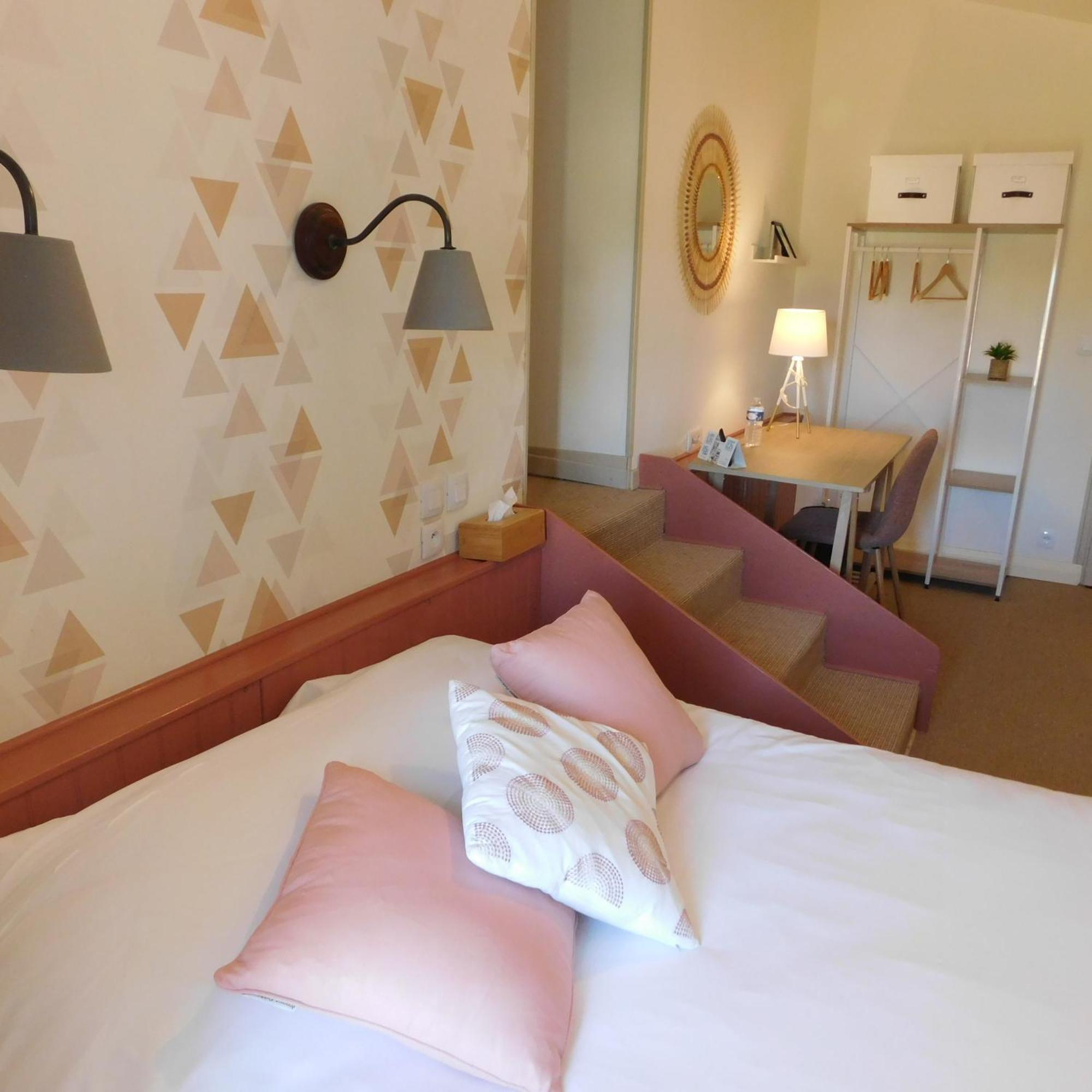 Logis Hotel Le Prince Noir Sérignac-sur-Garonne Eksteriør bilde