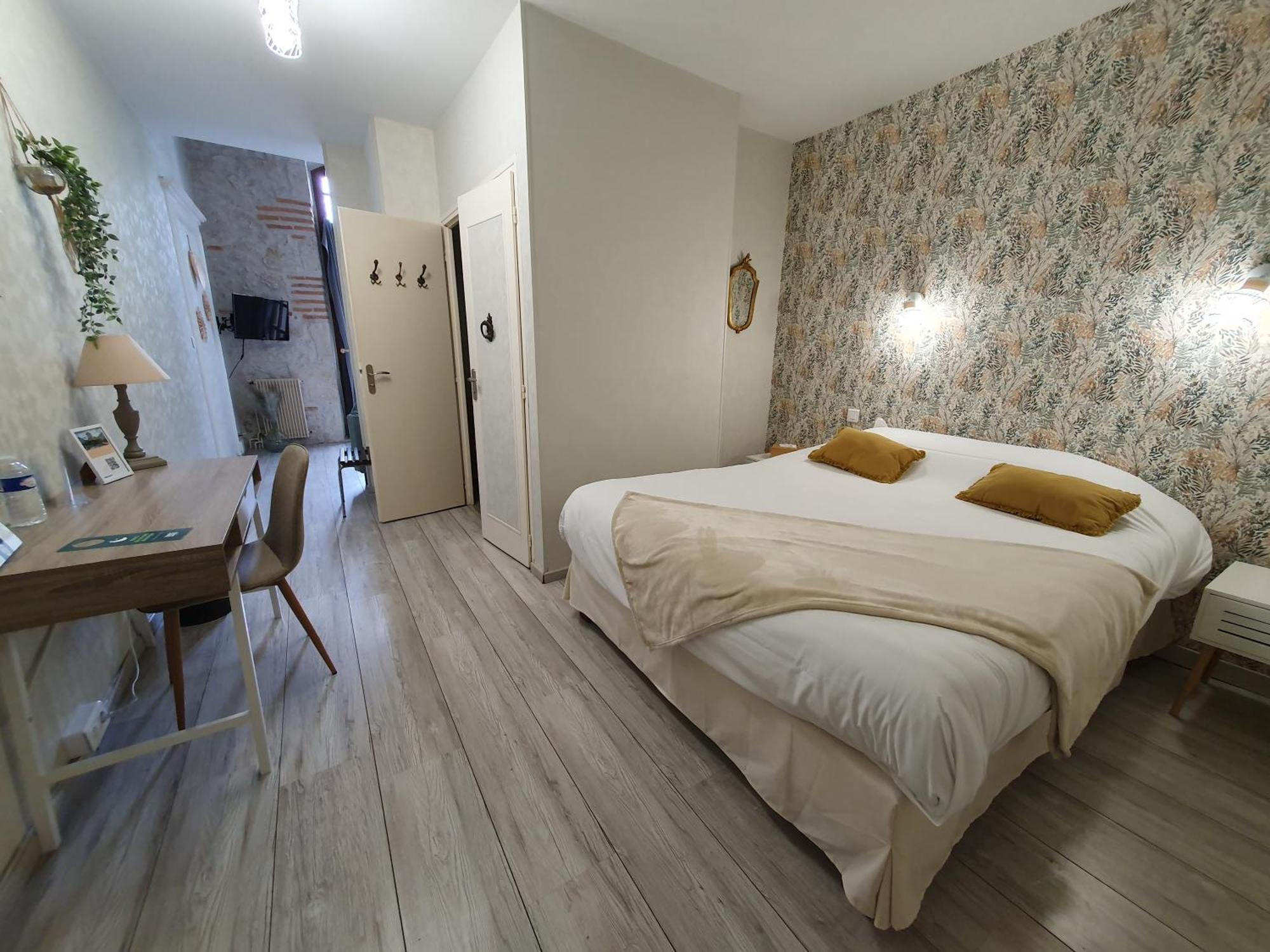 Logis Hotel Le Prince Noir Sérignac-sur-Garonne Eksteriør bilde